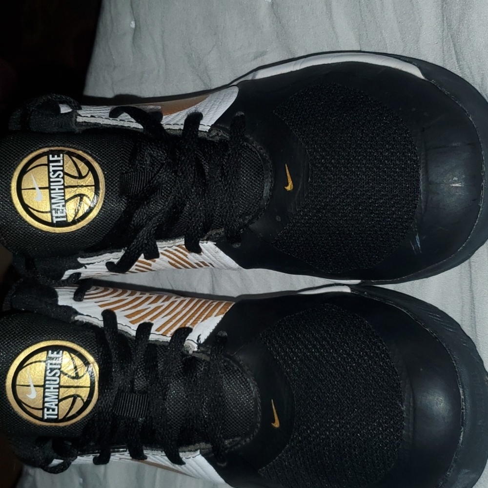 "Team Hustle" Jordan Nike Hightop. - Picture 10 of 11